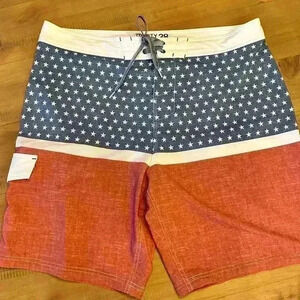 Trinity Sz 38 Board Shorts Stretch 10.5" Flag Red